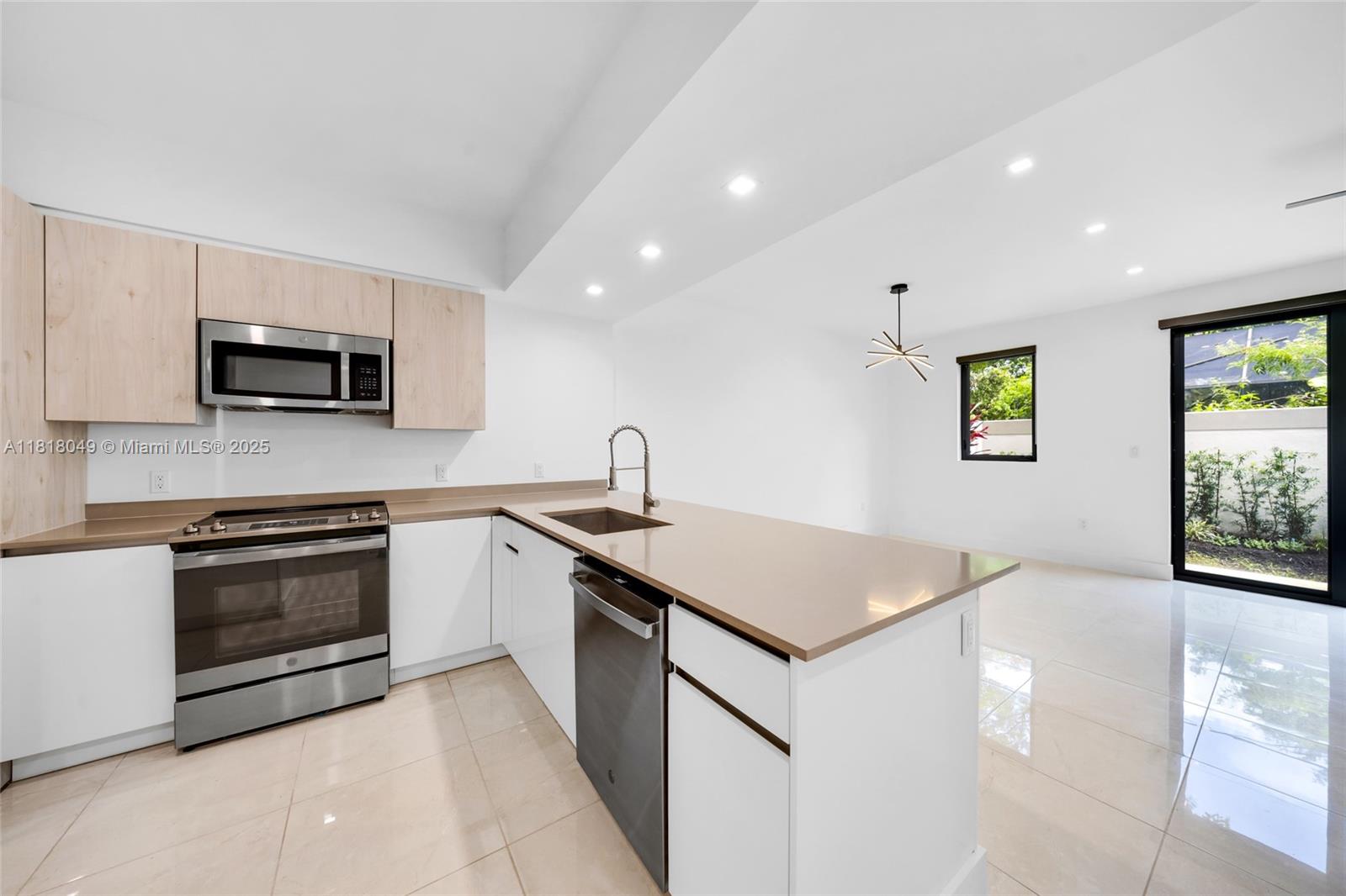 OAKS PLACE - Residential Lease