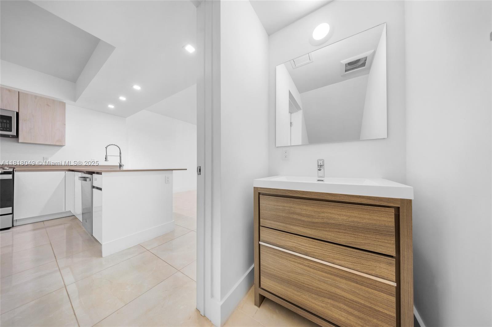 OAKS PLACE - Residential Lease