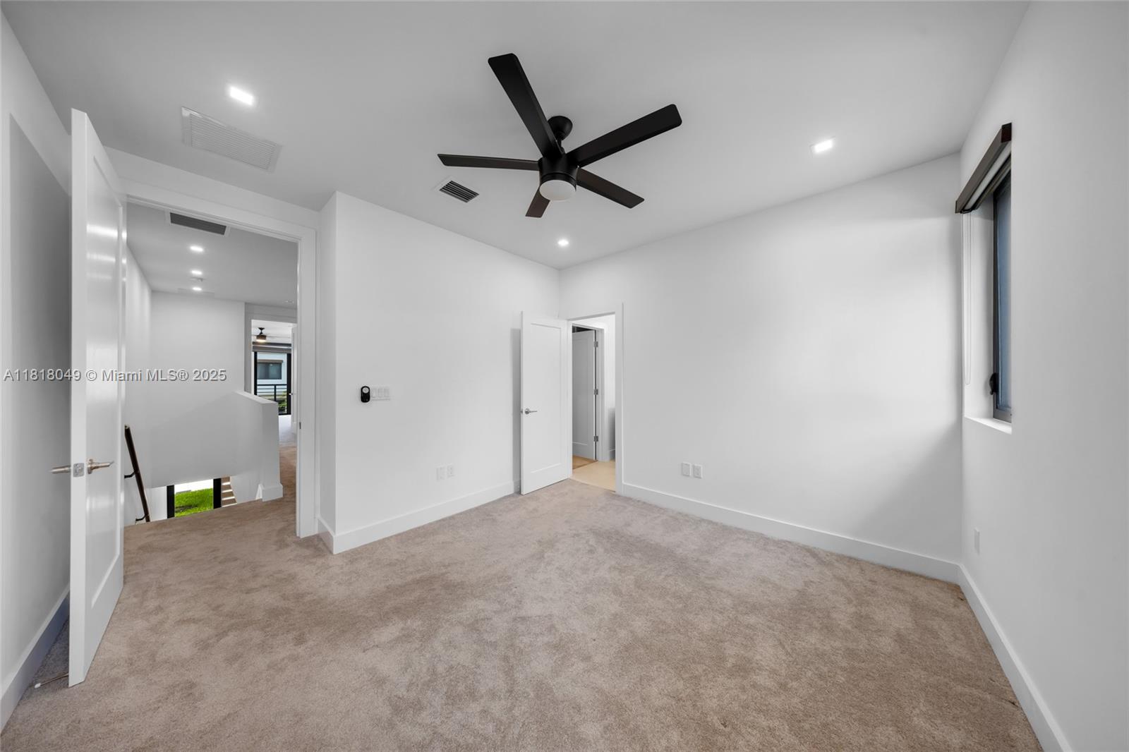 OAKS PLACE - Residential Lease