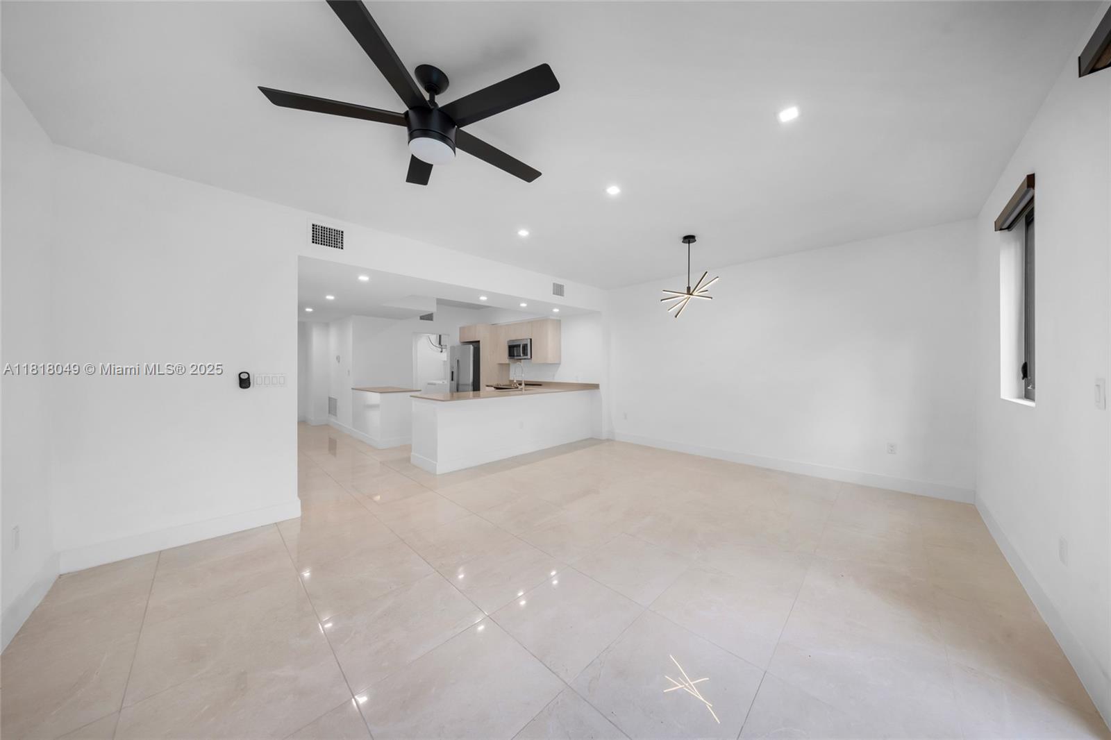 OAKS PLACE - Residential Lease