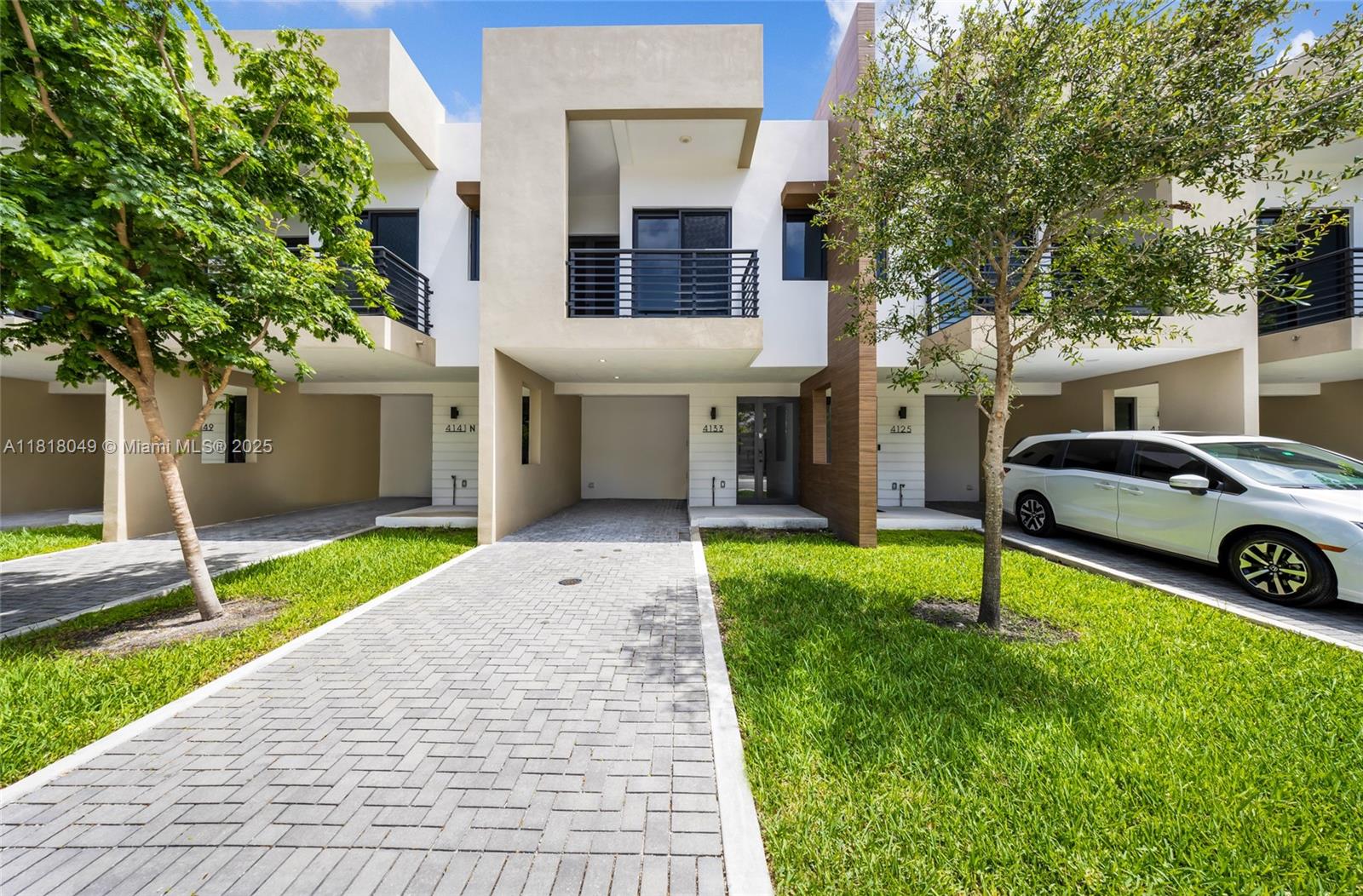 OAKS PLACE - Residential Lease