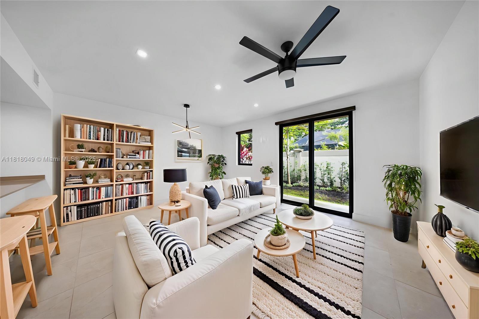 OAKS PLACE - Residential Lease