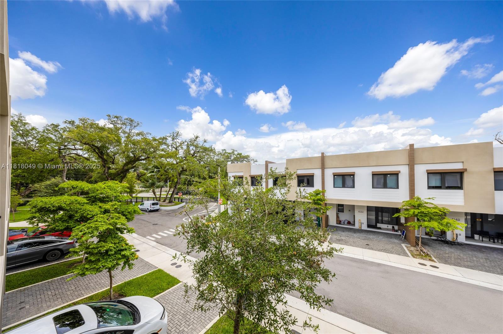OAKS PLACE - Residential Lease