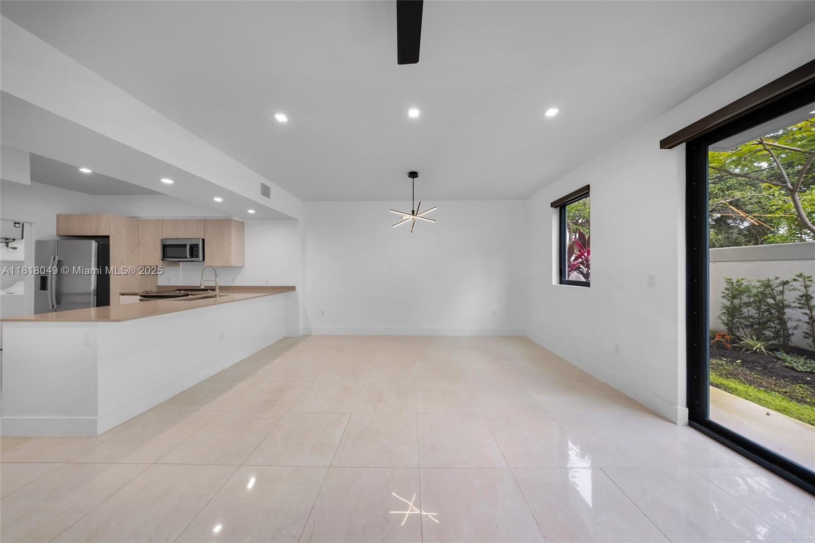 OAKS PLACE - Residential Lease