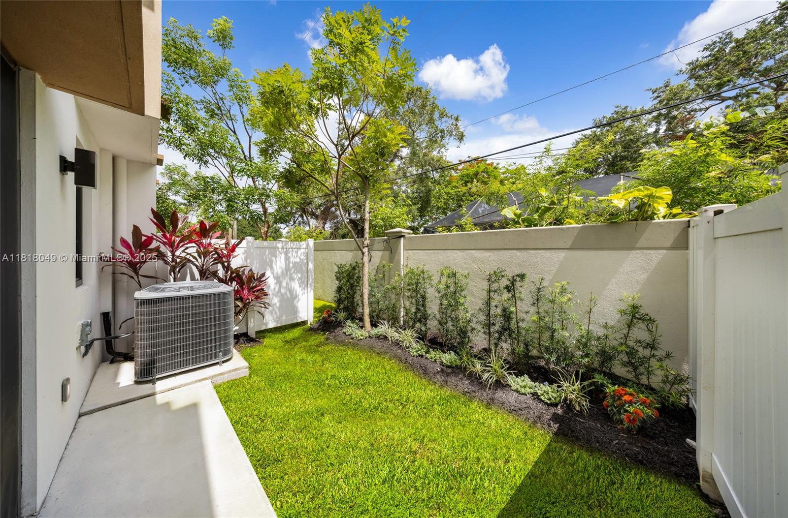 OAKS PLACE - Residential Lease