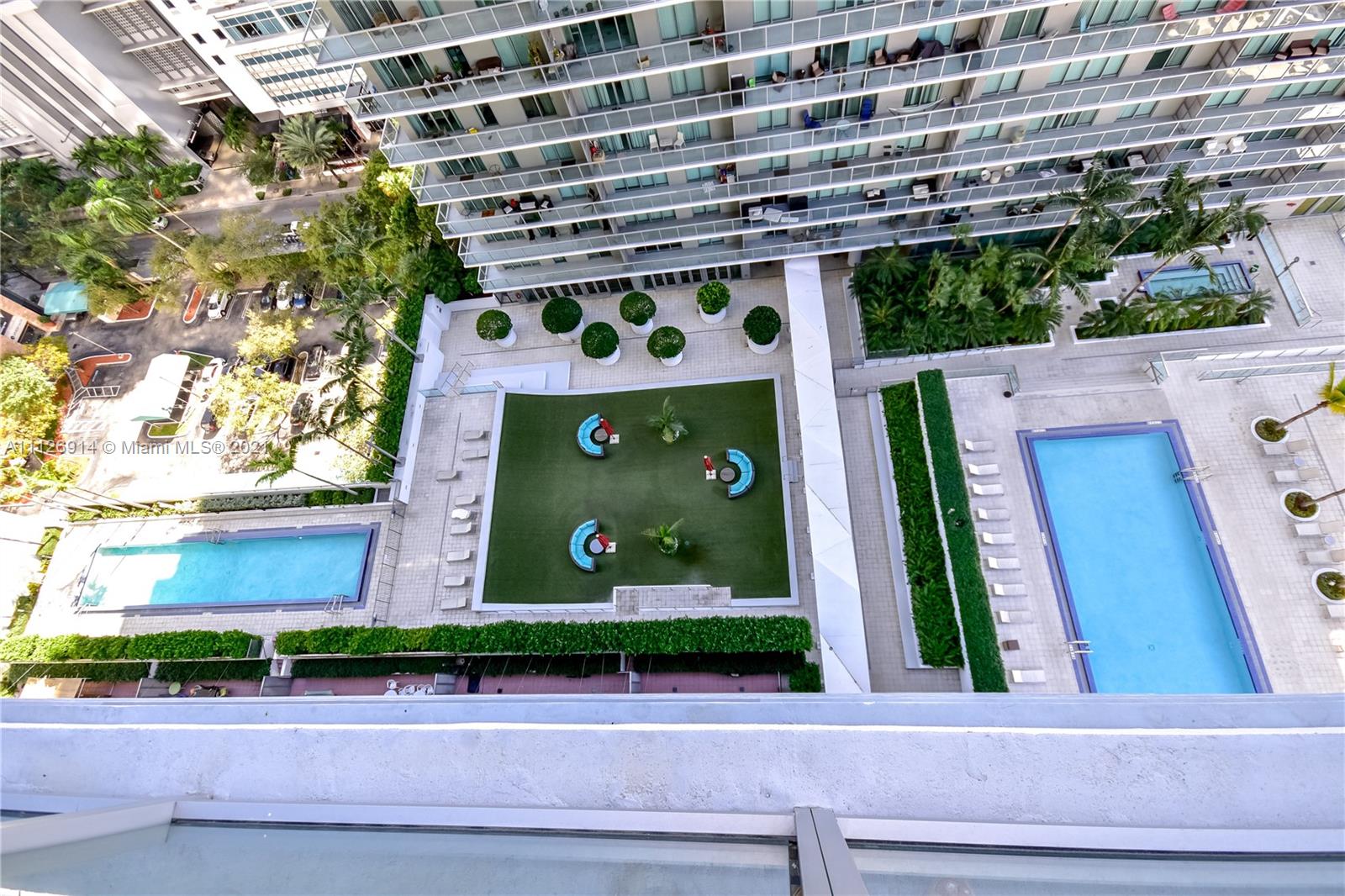 THE AXIS ON BRICKELL II C - Residential Lease