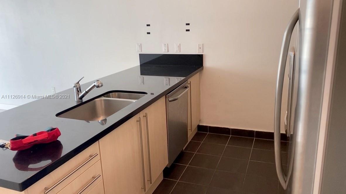 THE AXIS ON BRICKELL II C - Residential Lease