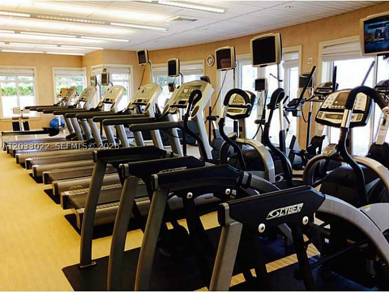 TURNBERRY VILLAGE SO TOWE - Residential