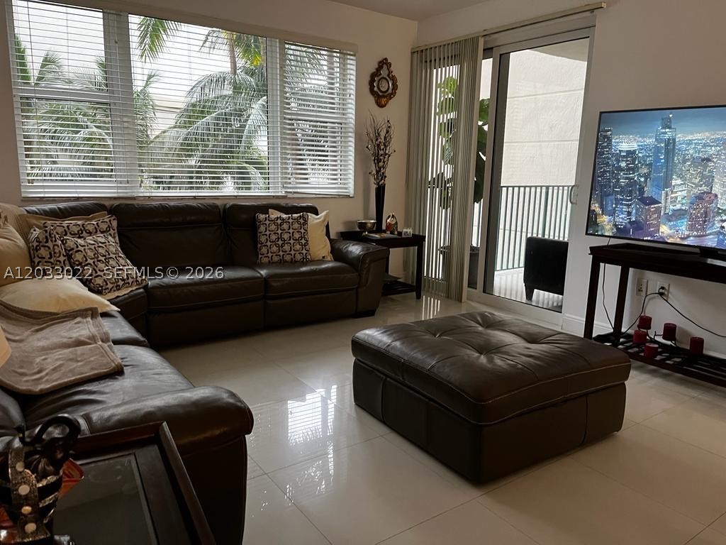 TURNBERRY VILLAGE SO TOWE - Residential