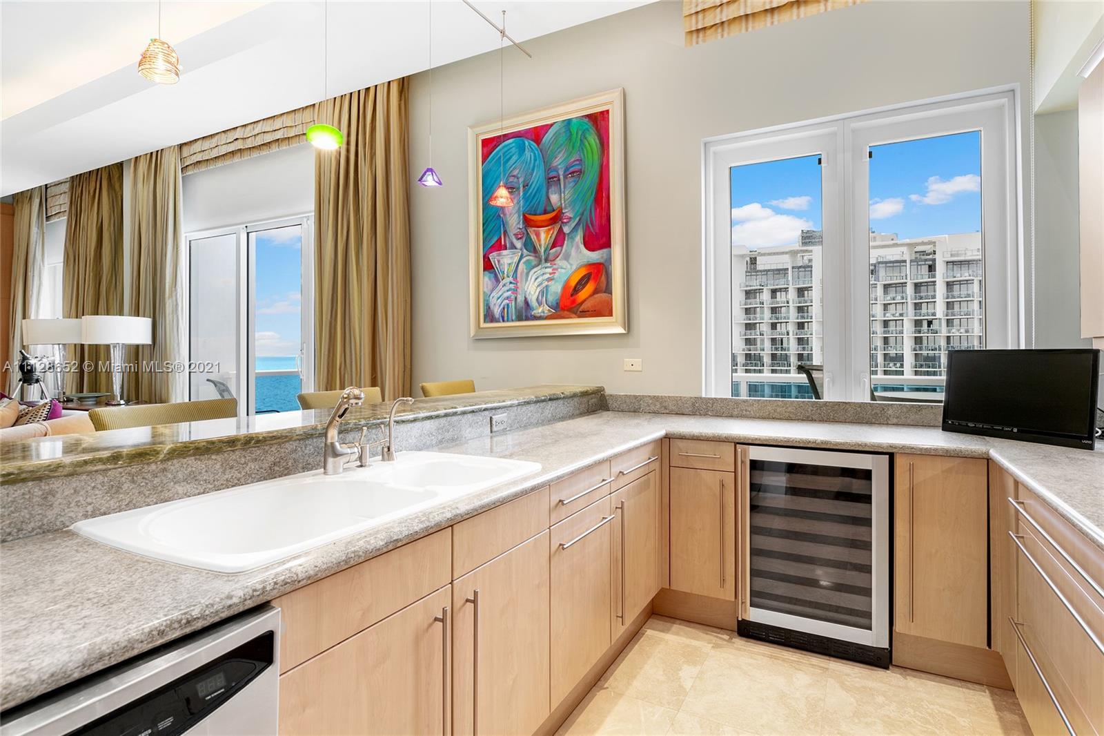 RONEY PALACE CONDO - Residential