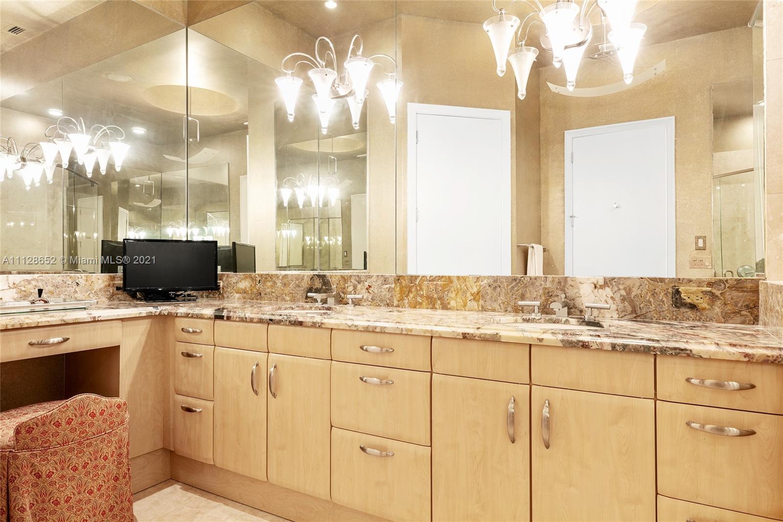 RONEY PALACE CONDO - Residential