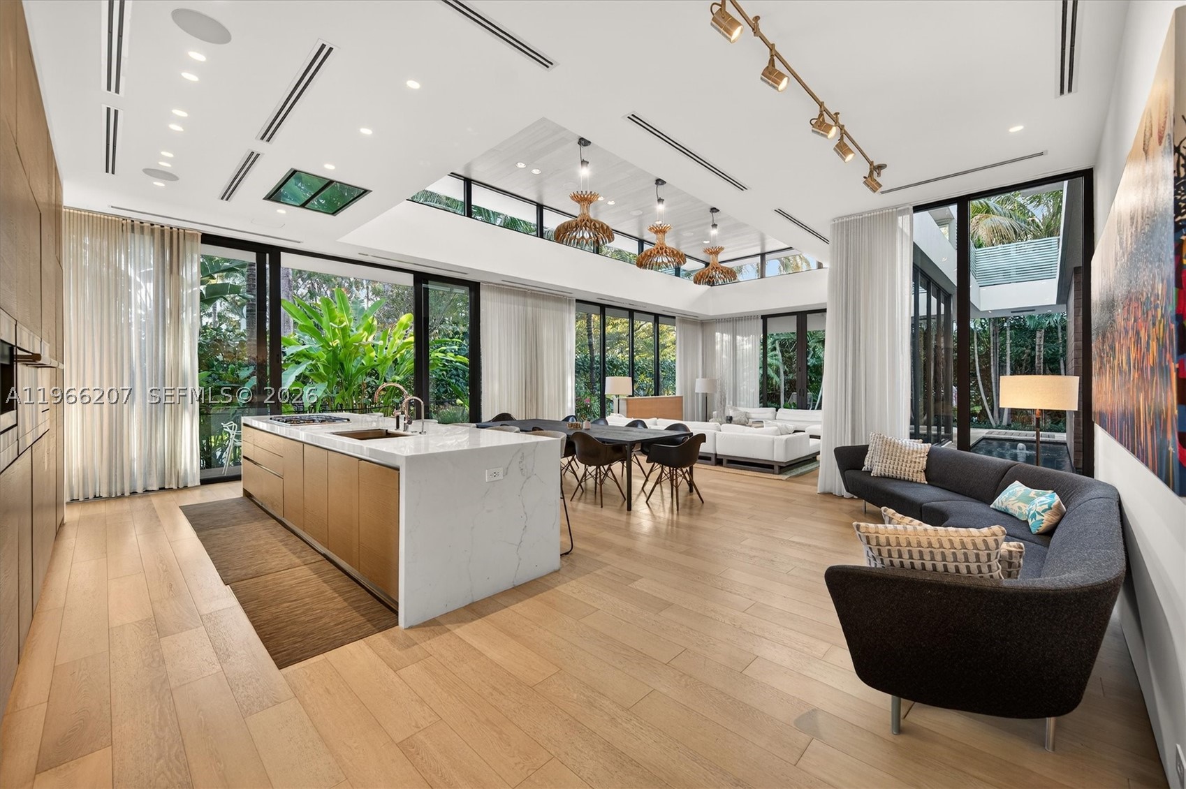 SUNSET ISLANDS-ISLAND NO - Residential