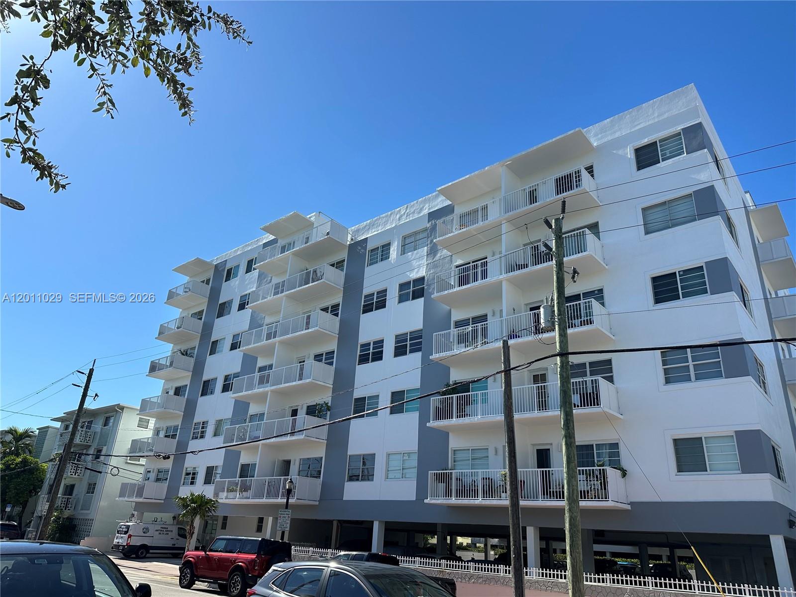 APOLLO CONDO - Residential