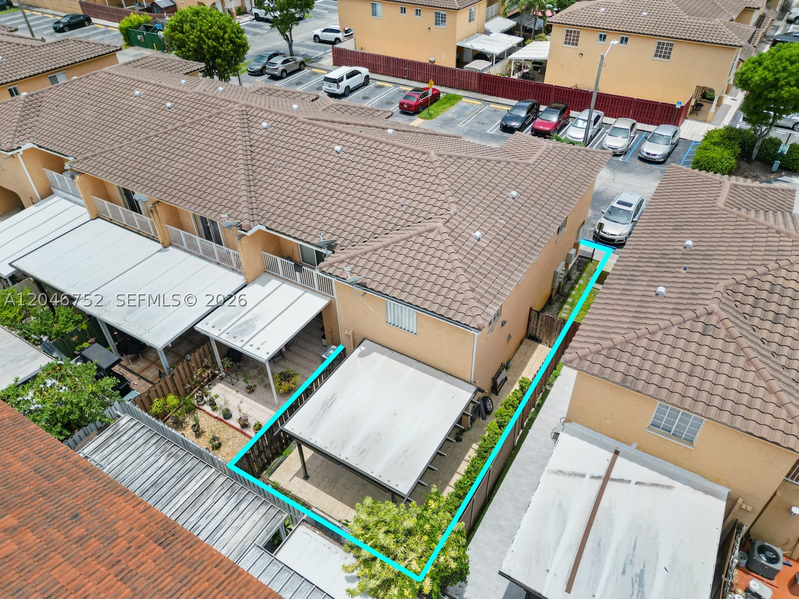 VILLAS CANARIAS CONDO - Residential