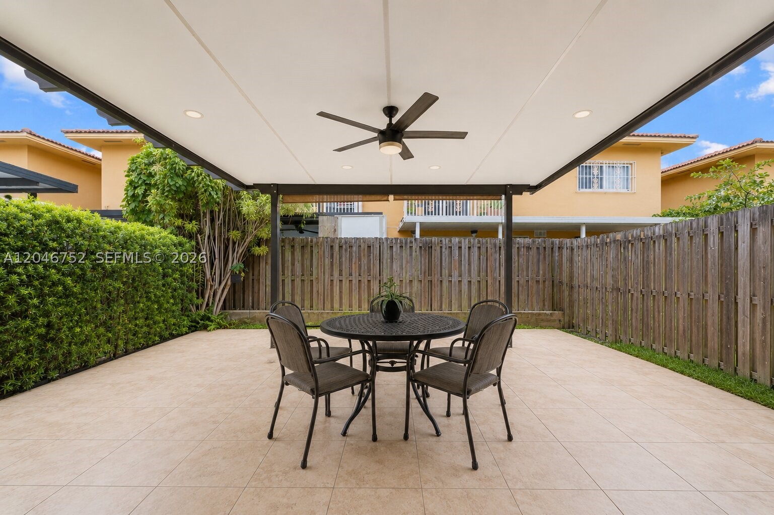 VILLAS CANARIAS CONDO - Residential
