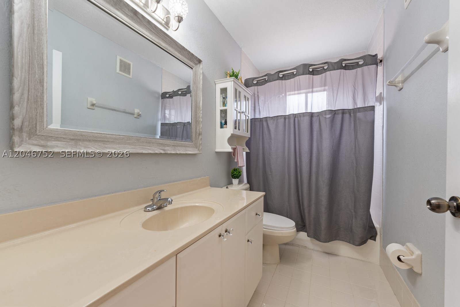 VILLAS CANARIAS CONDO - Residential