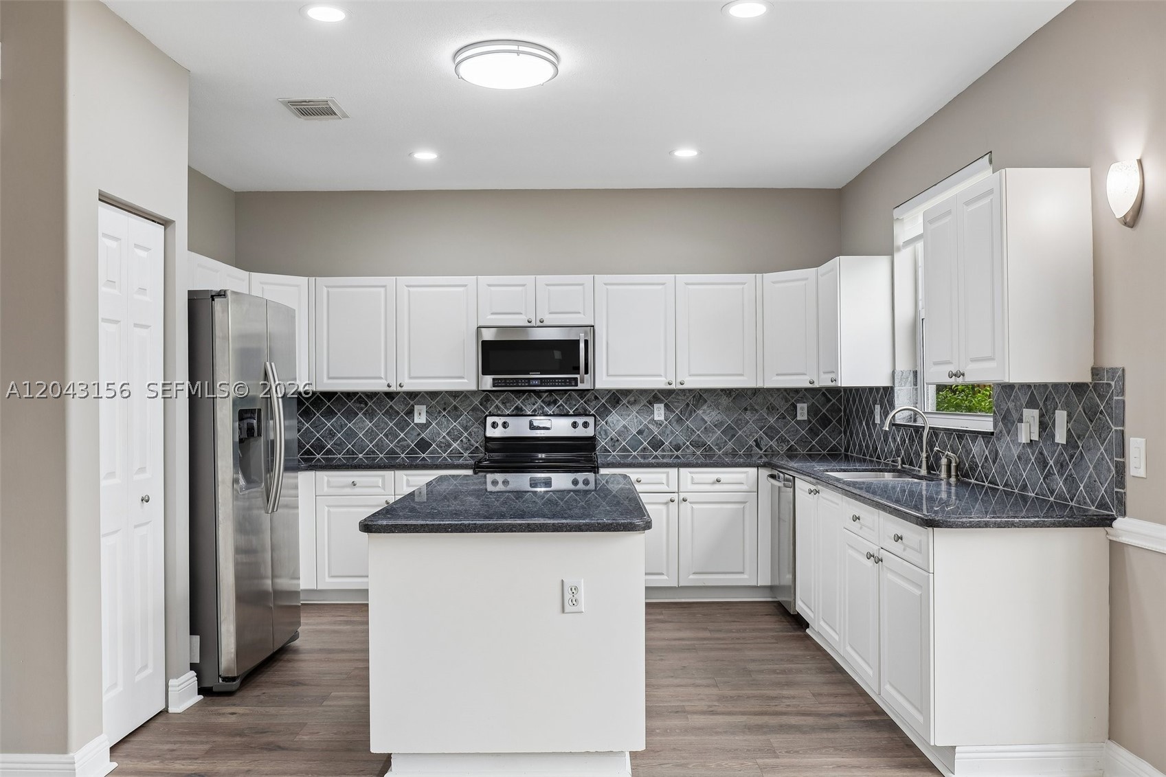 WALNUT CREEK REPLAT NO 1 - Residential