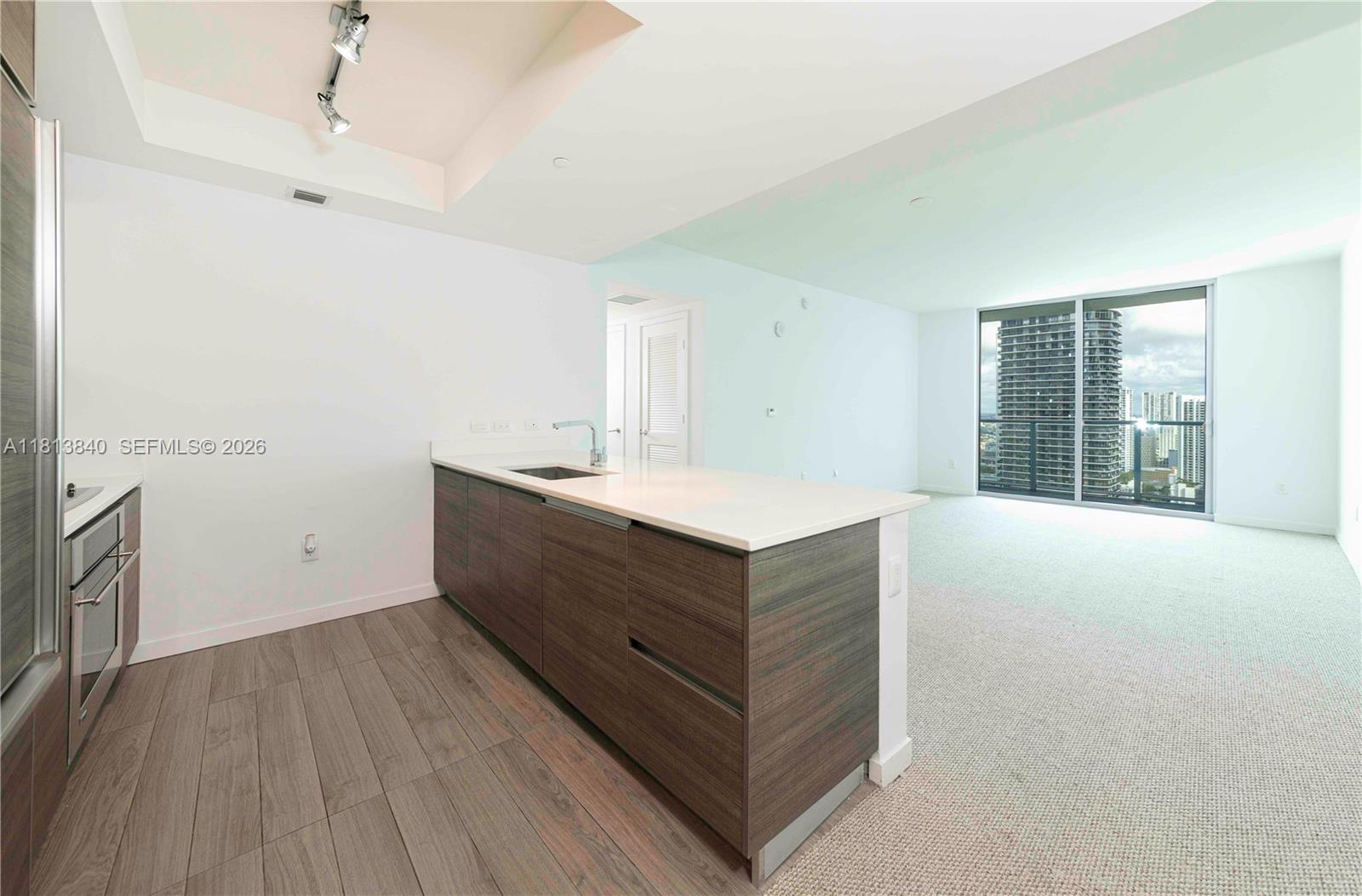 1100 MILLECENTO RESIDENCE - Residential