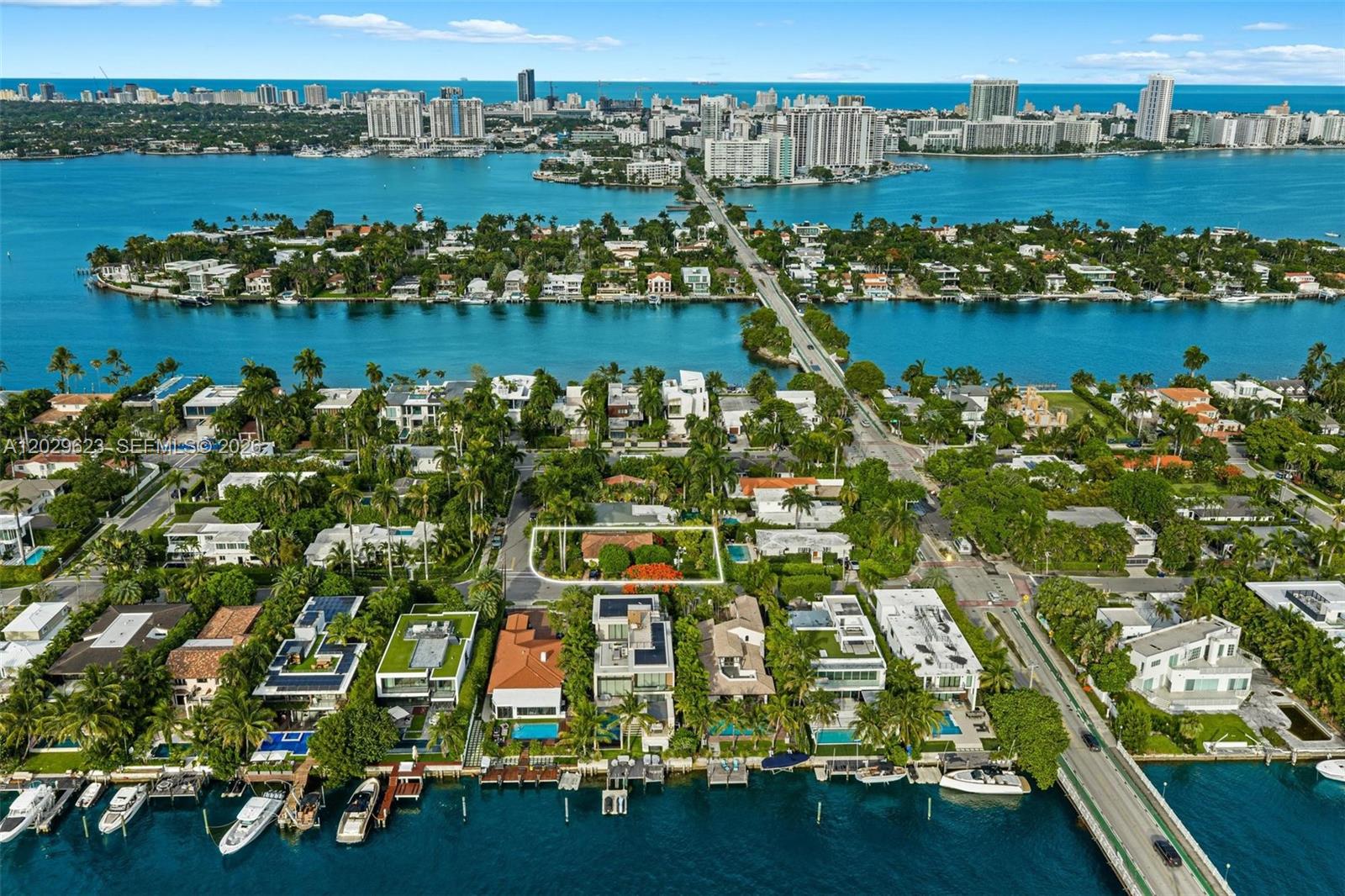 DI LIDO ISLAND - Land