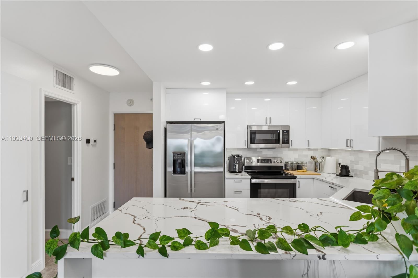 ESSEX TOWER CONDO - Residential