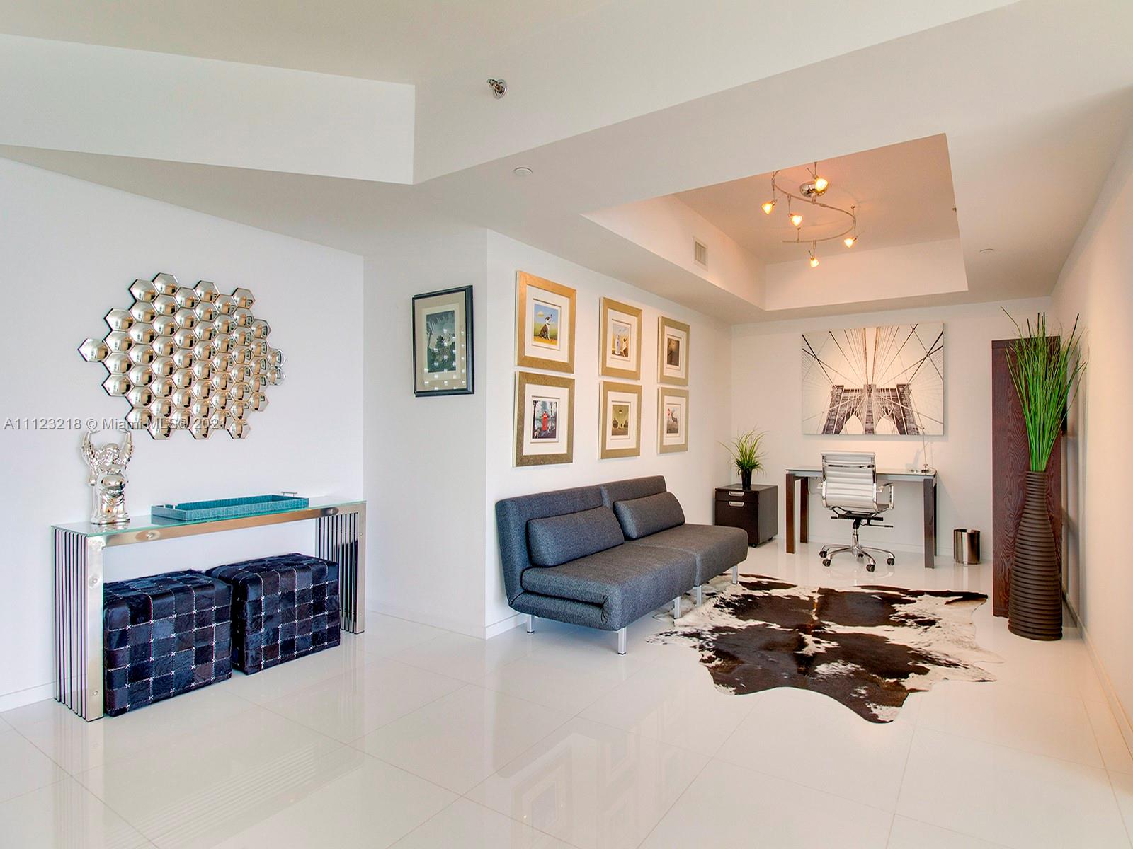 ICON CONDO - Residential