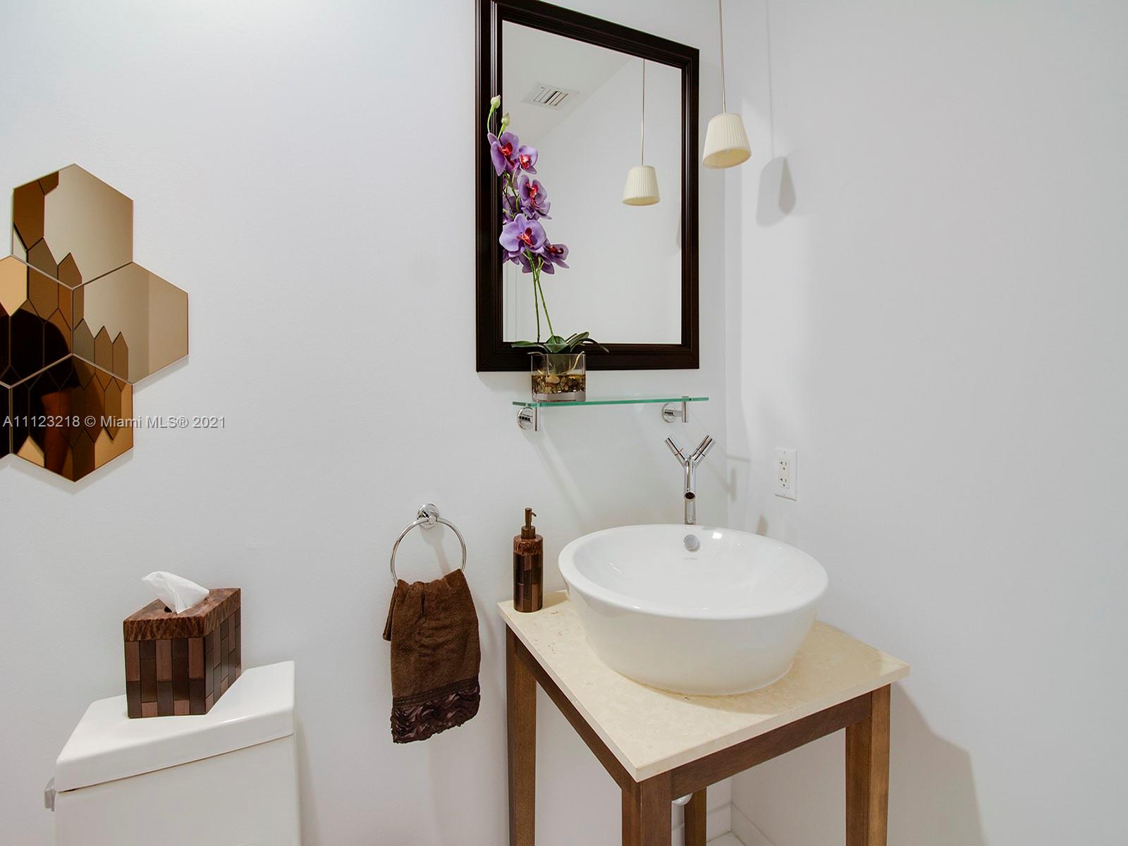ICON CONDO - Residential