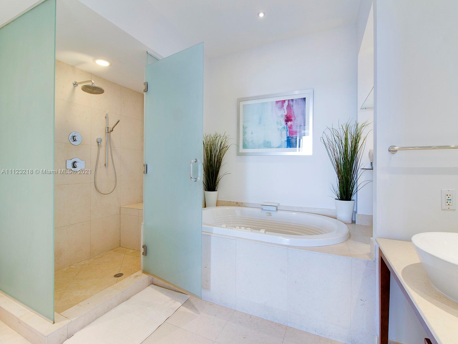 ICON CONDO - Residential