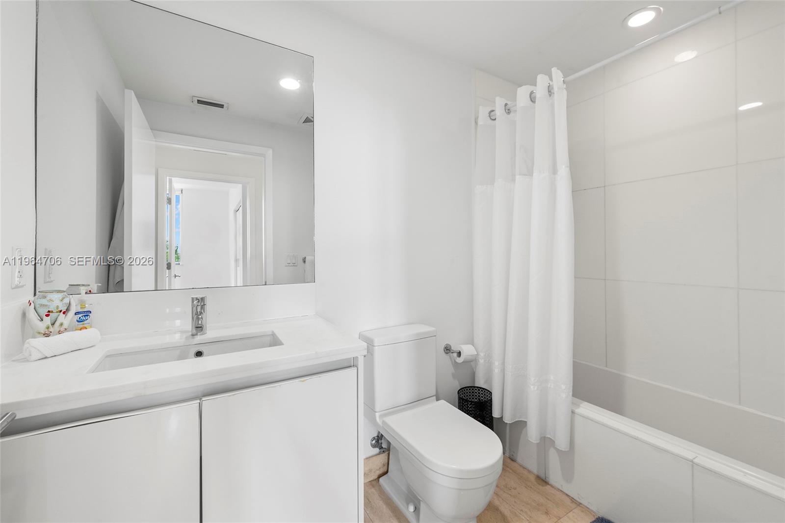 CAPRI SOUTH BEACH CONDO - Residential