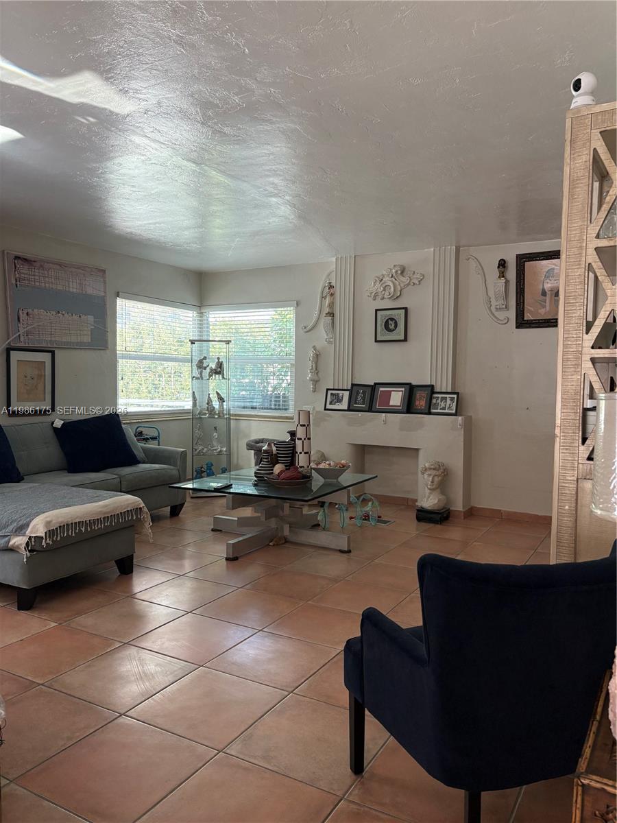 AMD PLAT VENICE HEIGHTS - Residential
