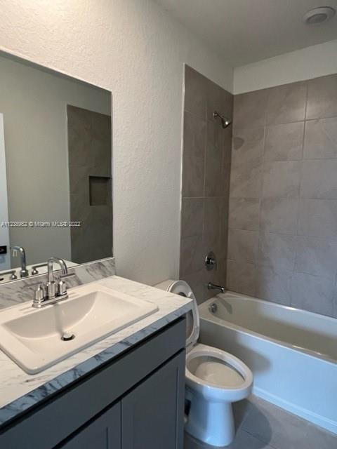 HAMILTON PLACE - Residential Lease