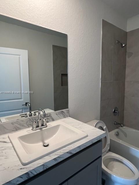 HAMILTON PLACE - Residential Lease