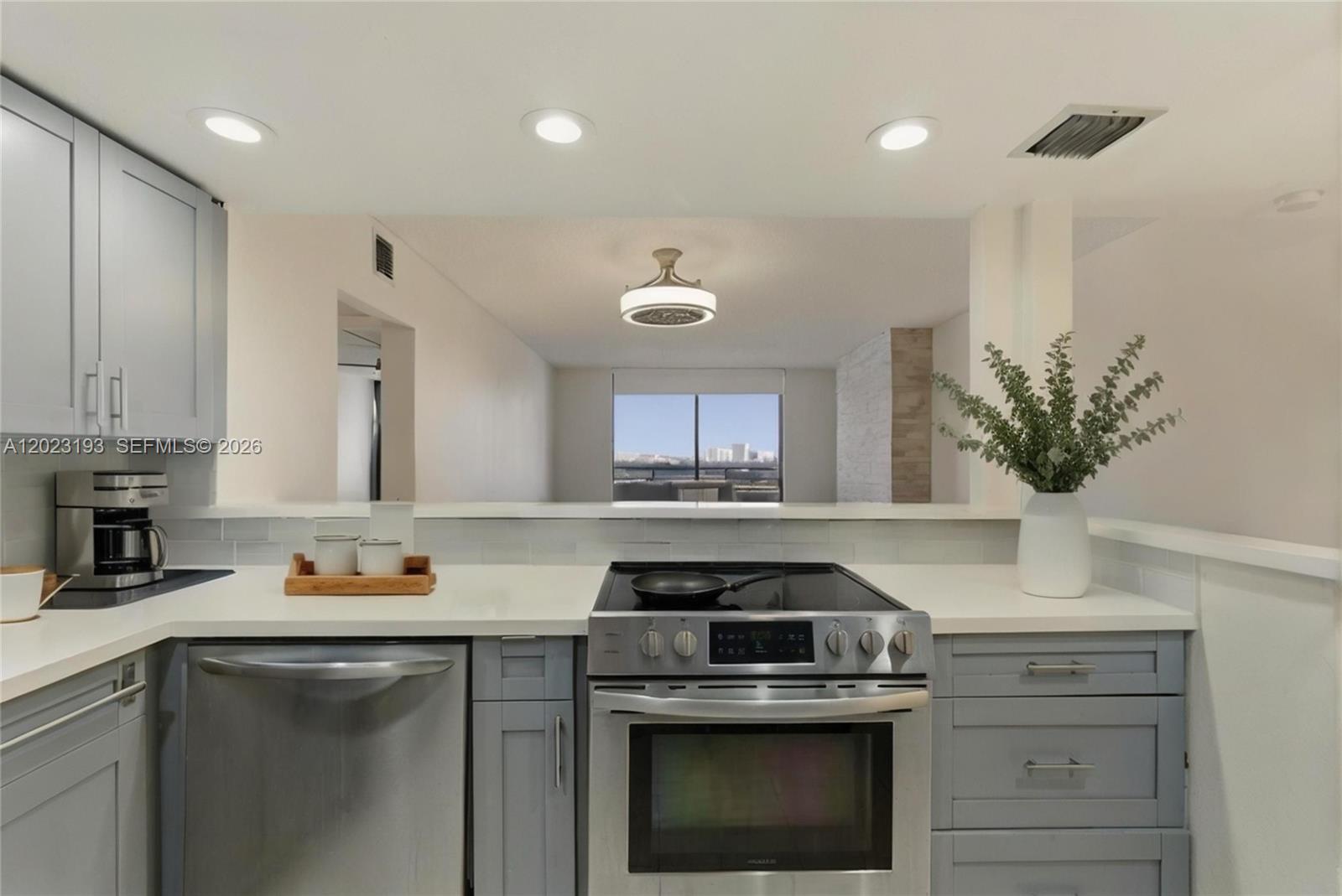 OLYMPUS CONDO PHASE - Residential