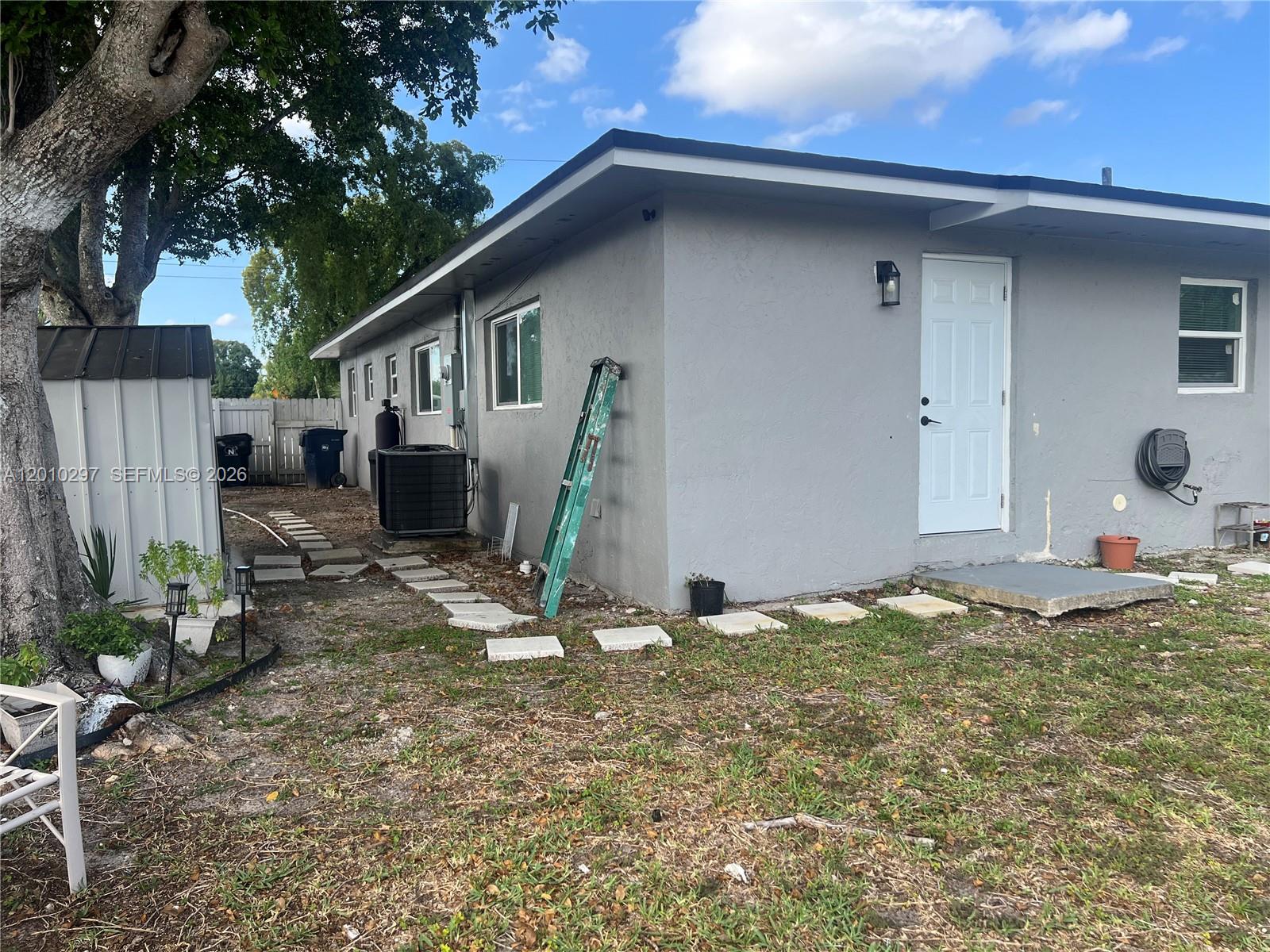 BROADVIEW COUNTRY CLUB - Residential