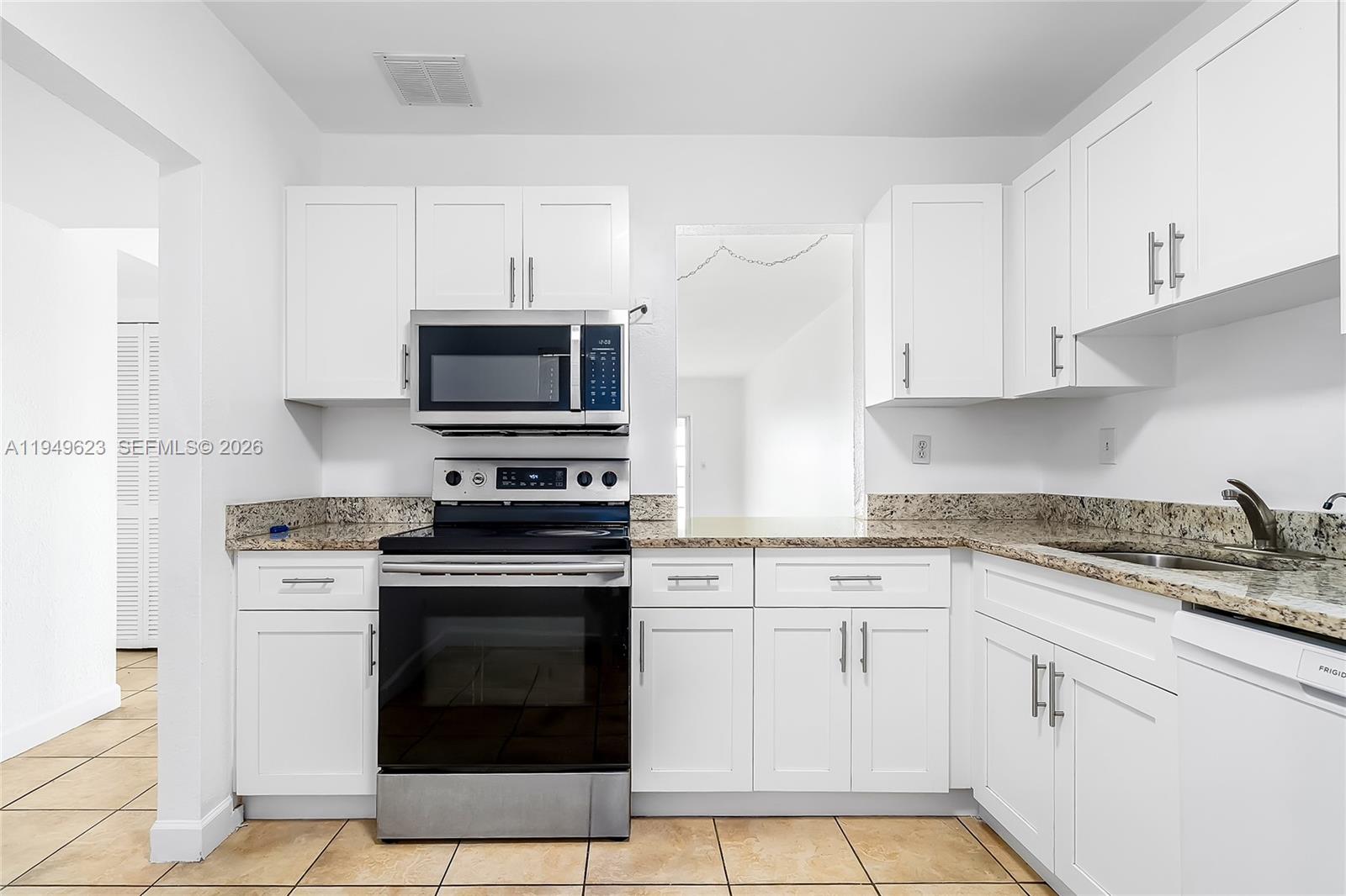 ARROWHEAD CONDO NO V - Residential