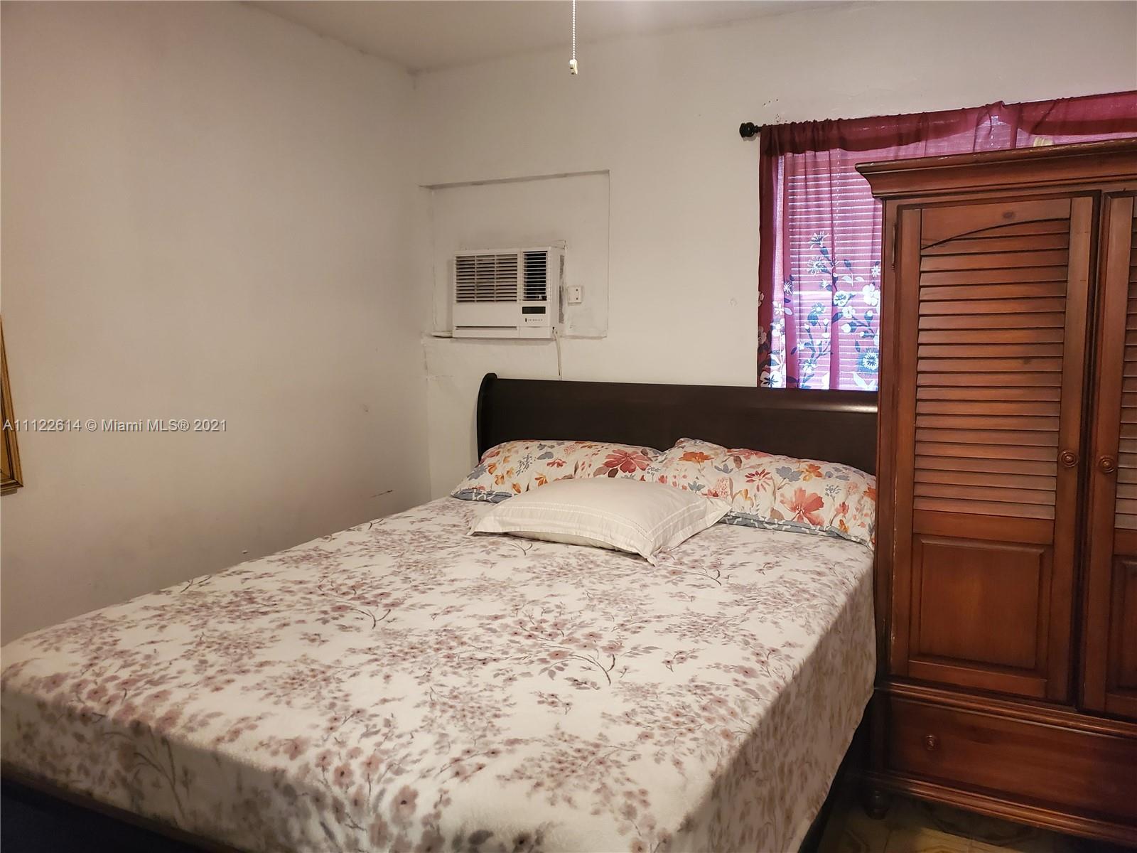 LAWRENCE ESTATE LAND CO - Residential Lease