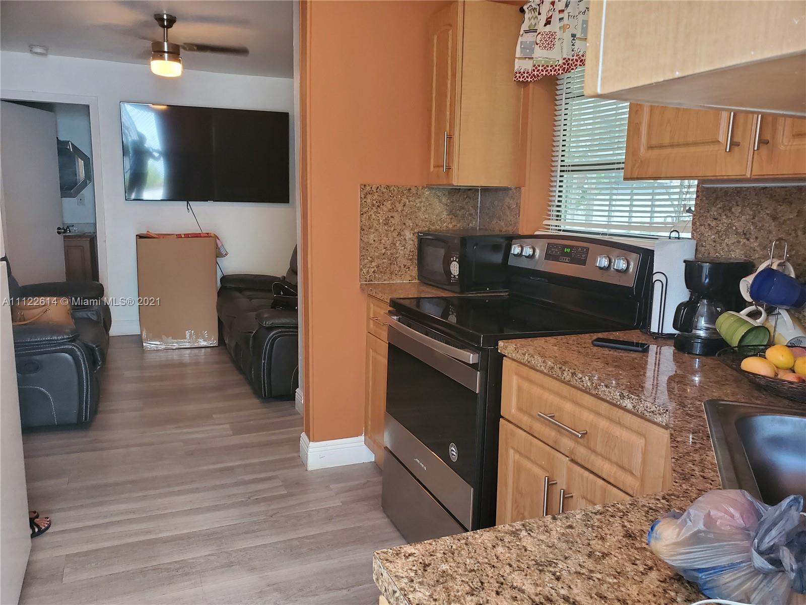 LAWRENCE ESTATE LAND CO - Residential Lease