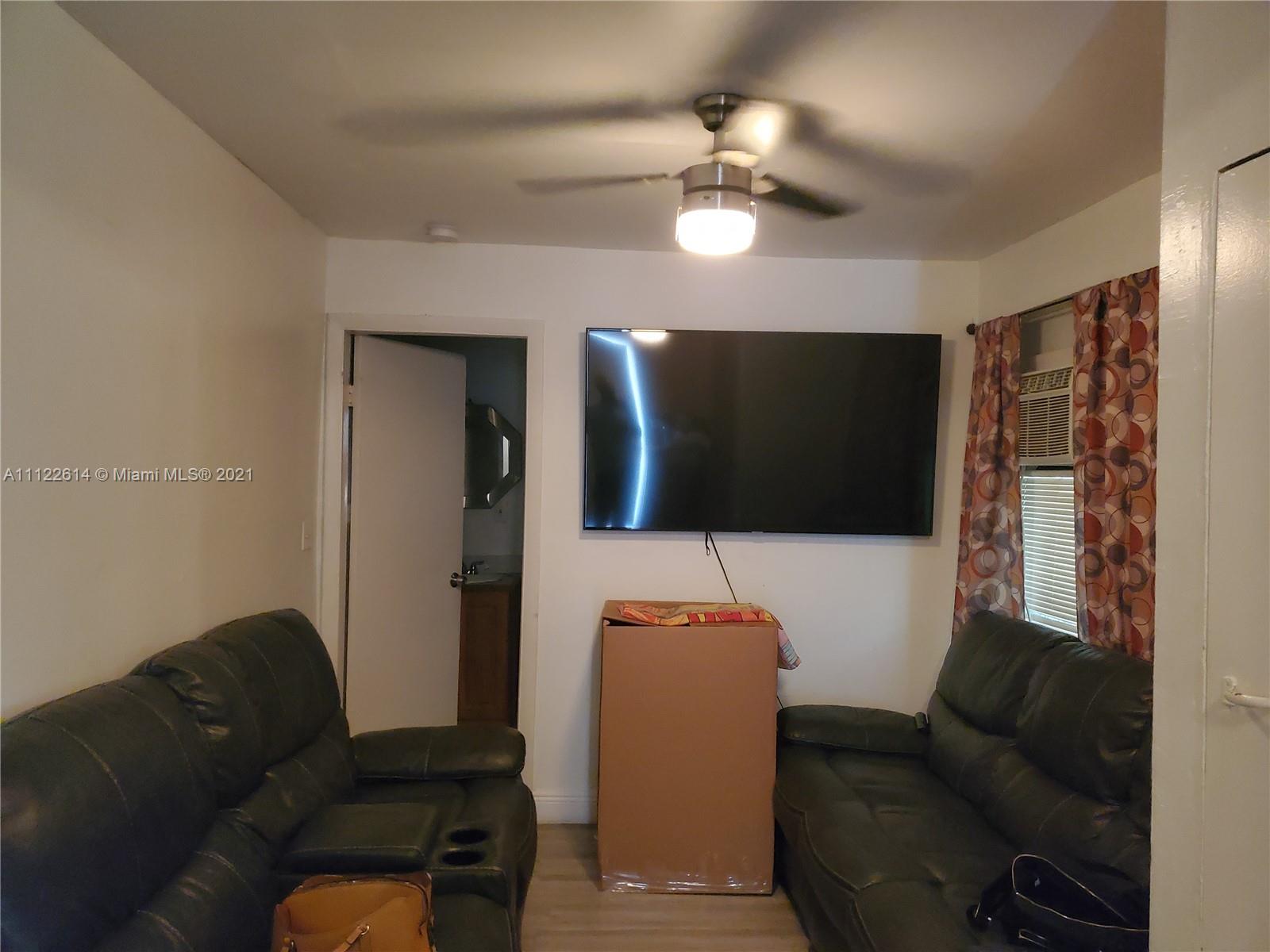 LAWRENCE ESTATE LAND CO - Residential Lease