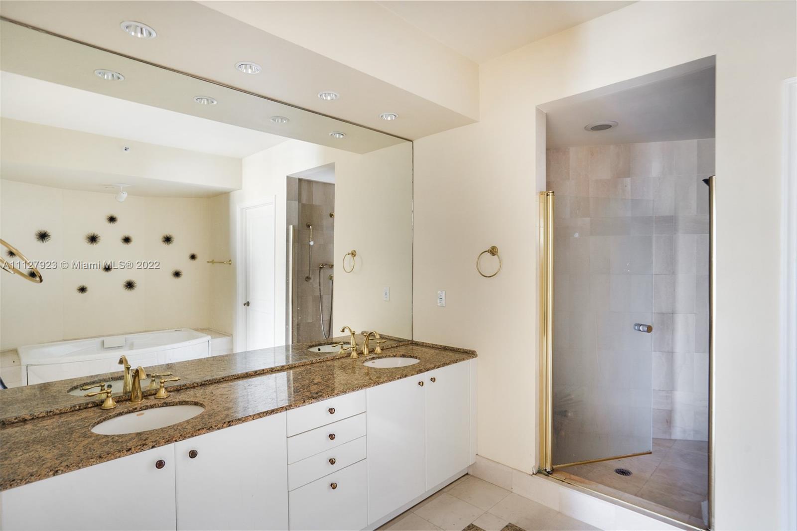 PORTOFINO TOWER CONDO - Residential