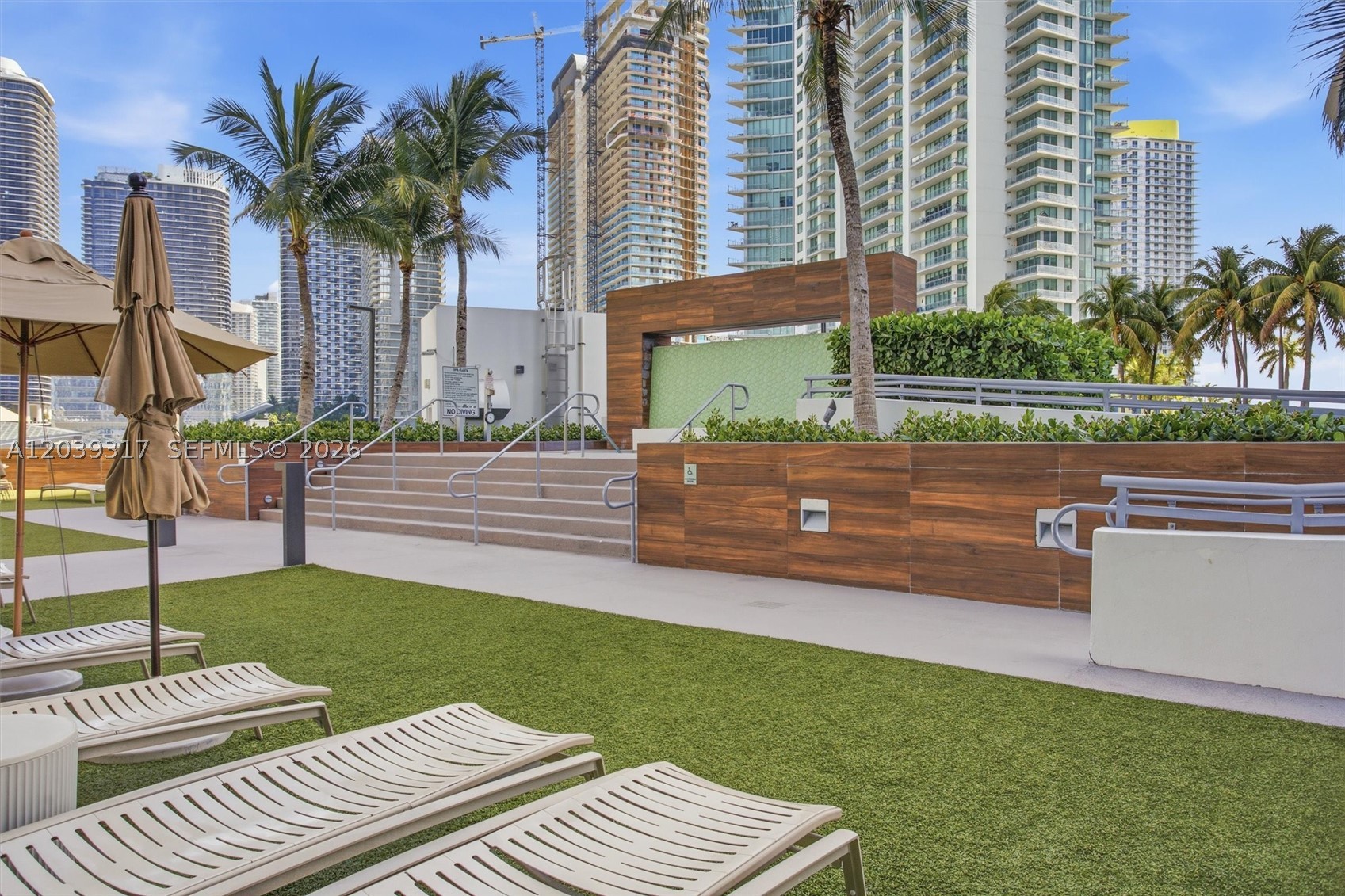 WIND CONDO - Residential