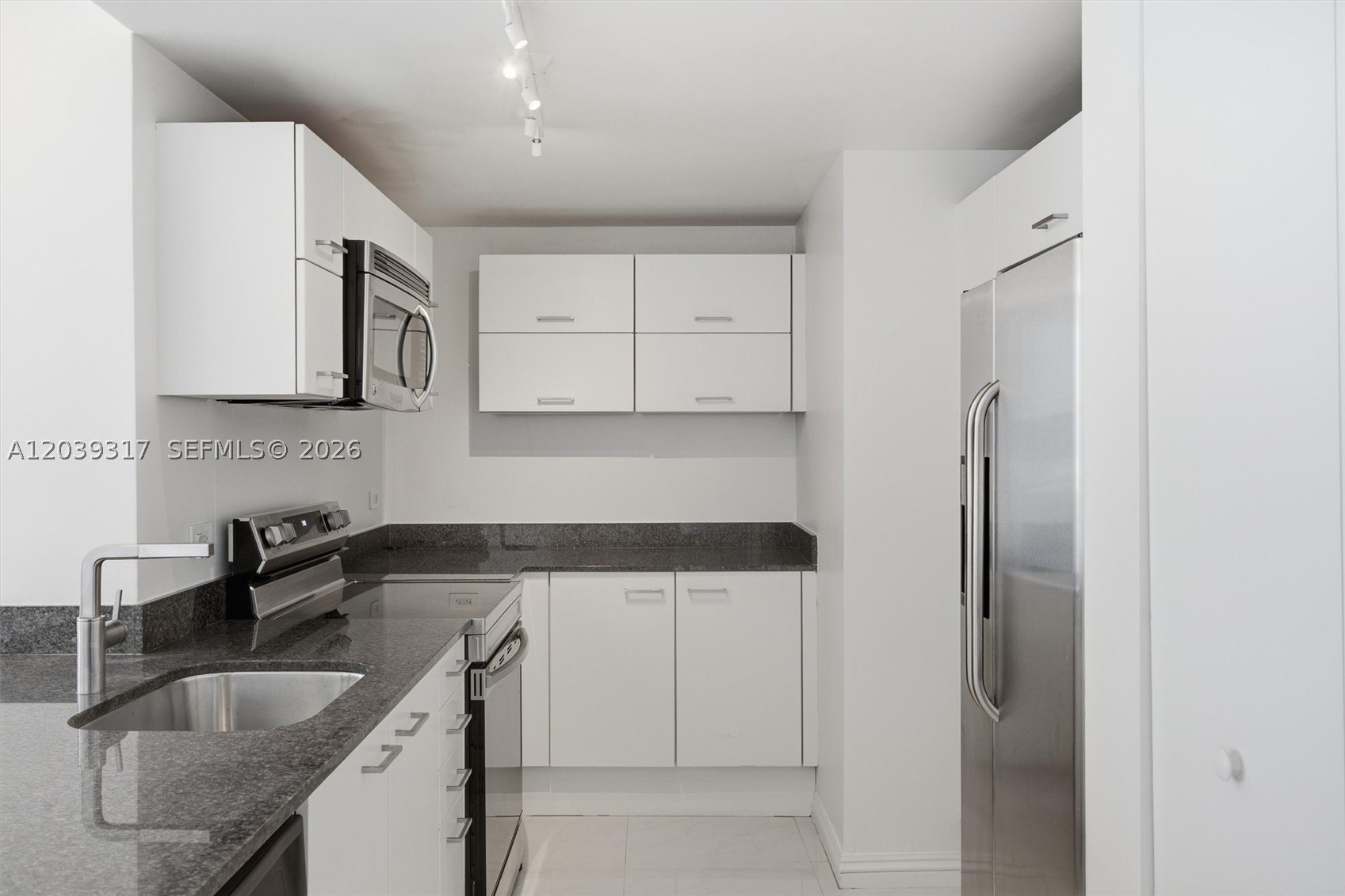 WIND CONDO - Residential