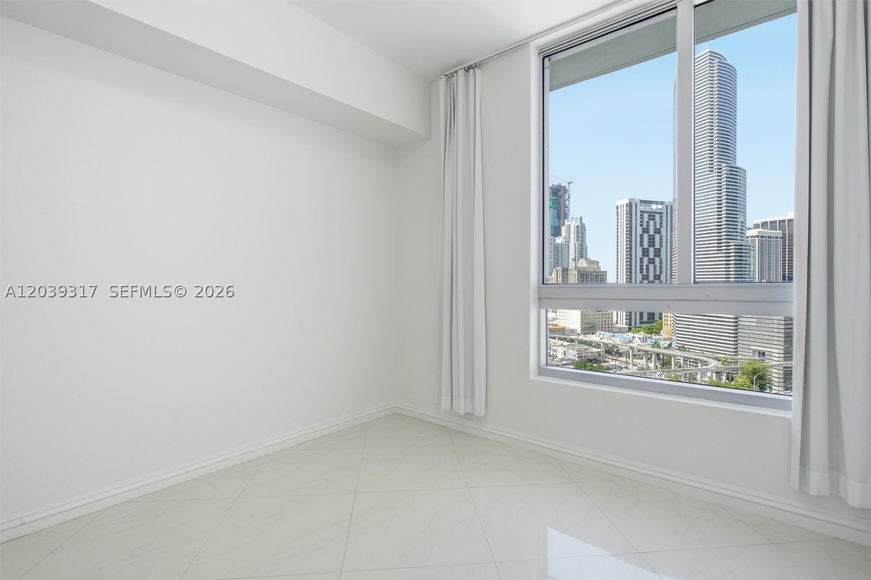 WIND CONDO - Residential