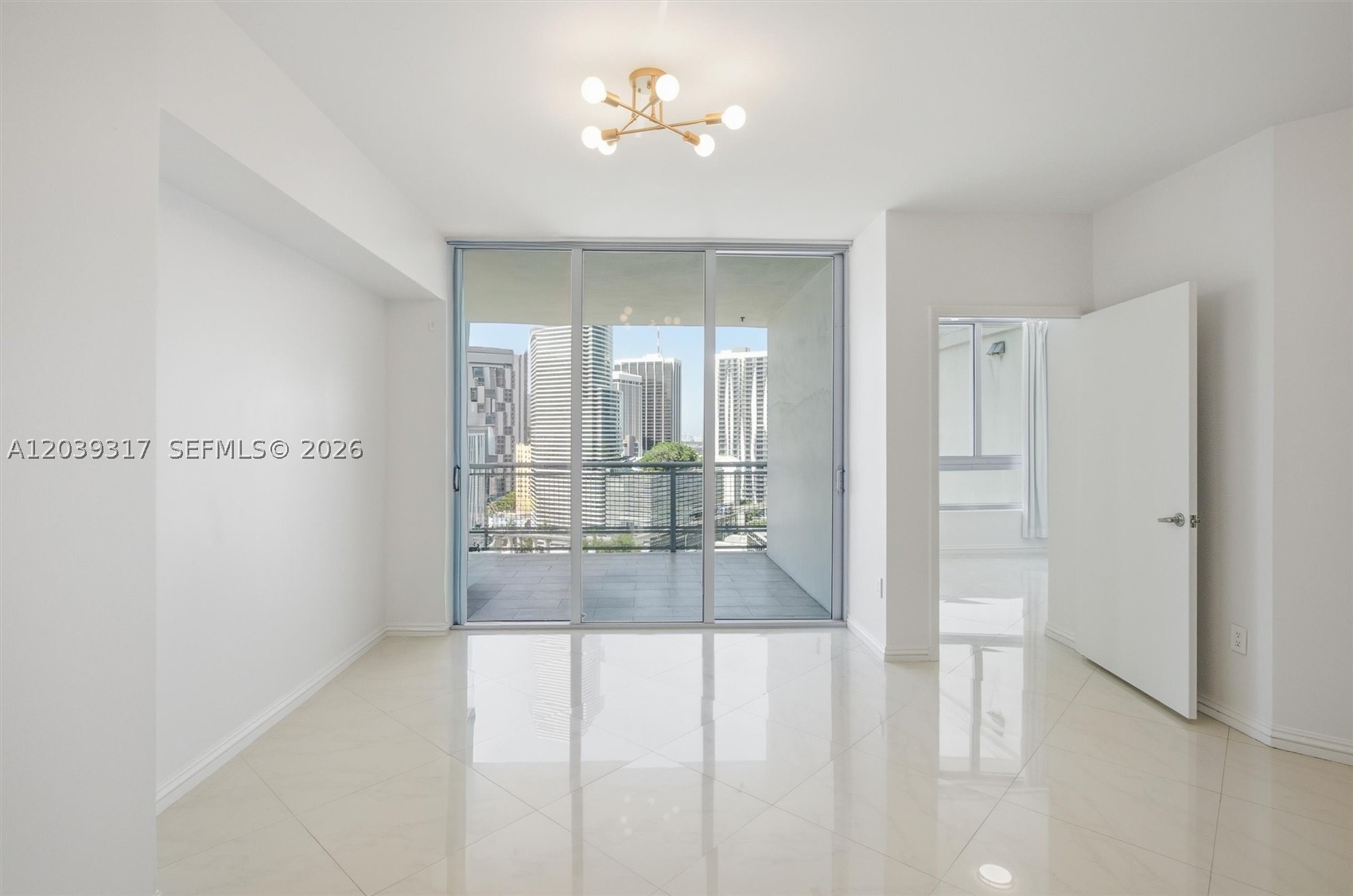 WIND CONDO - Residential