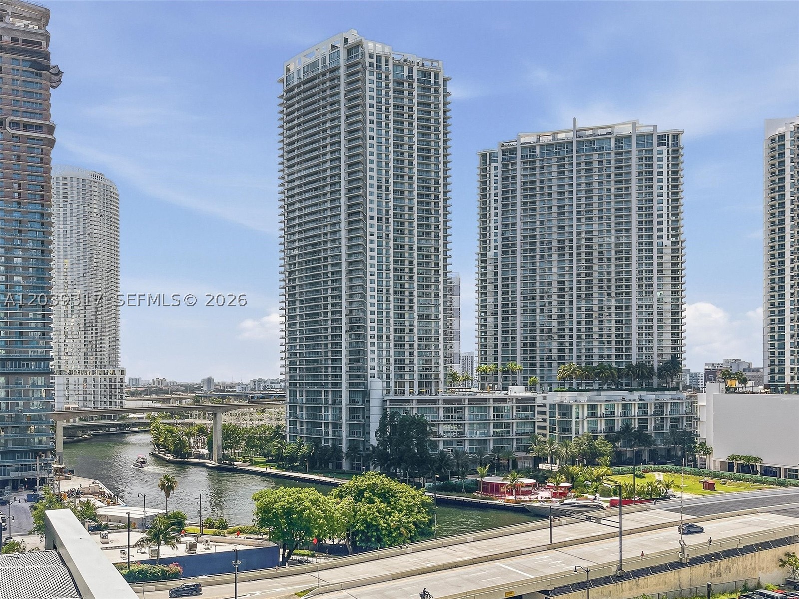 WIND CONDO - Residential