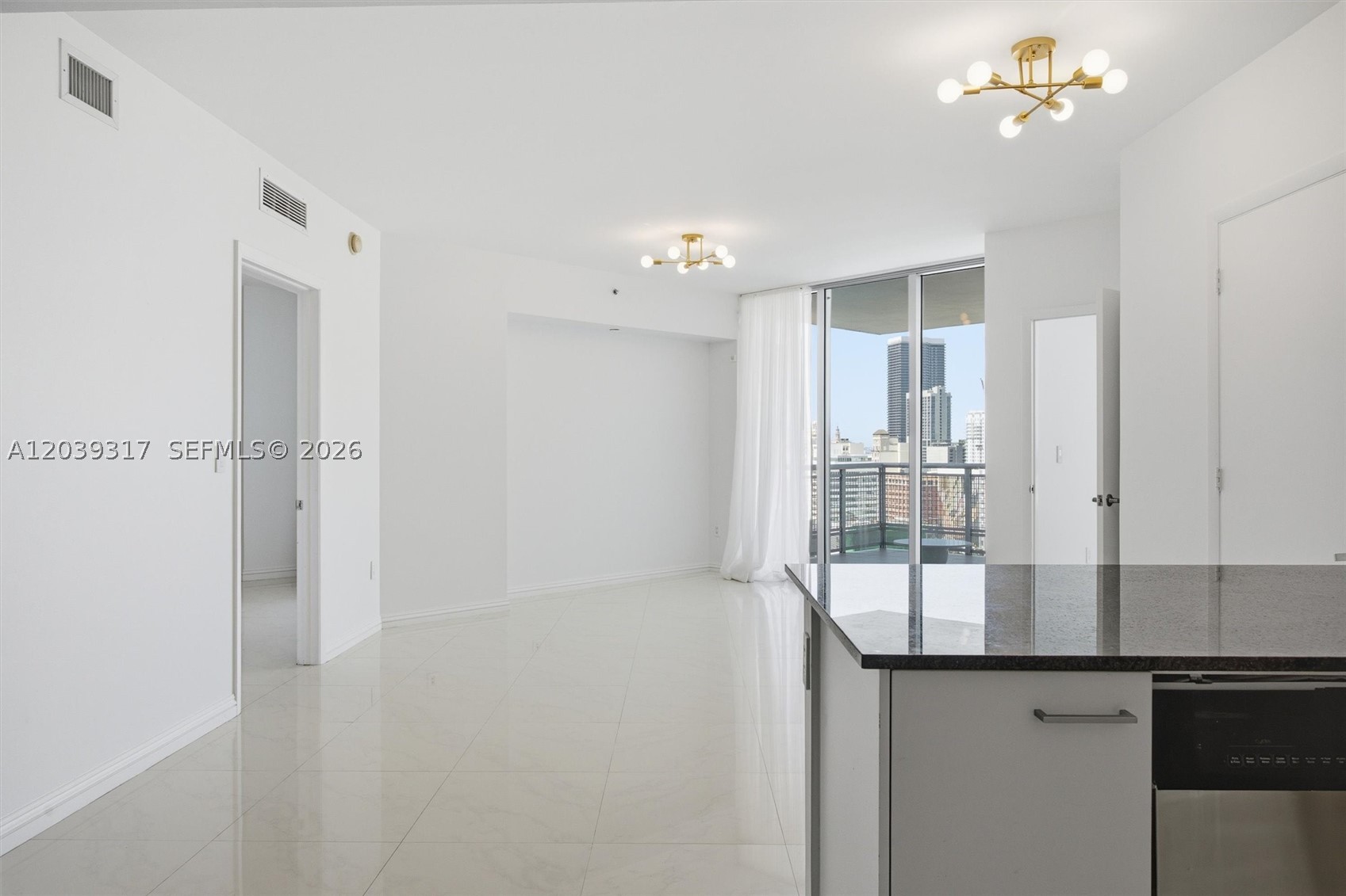 WIND CONDO - Residential