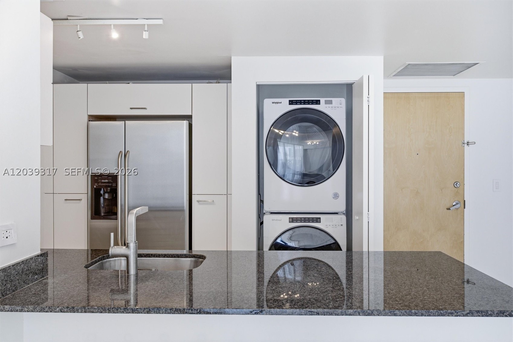 WIND CONDO - Residential