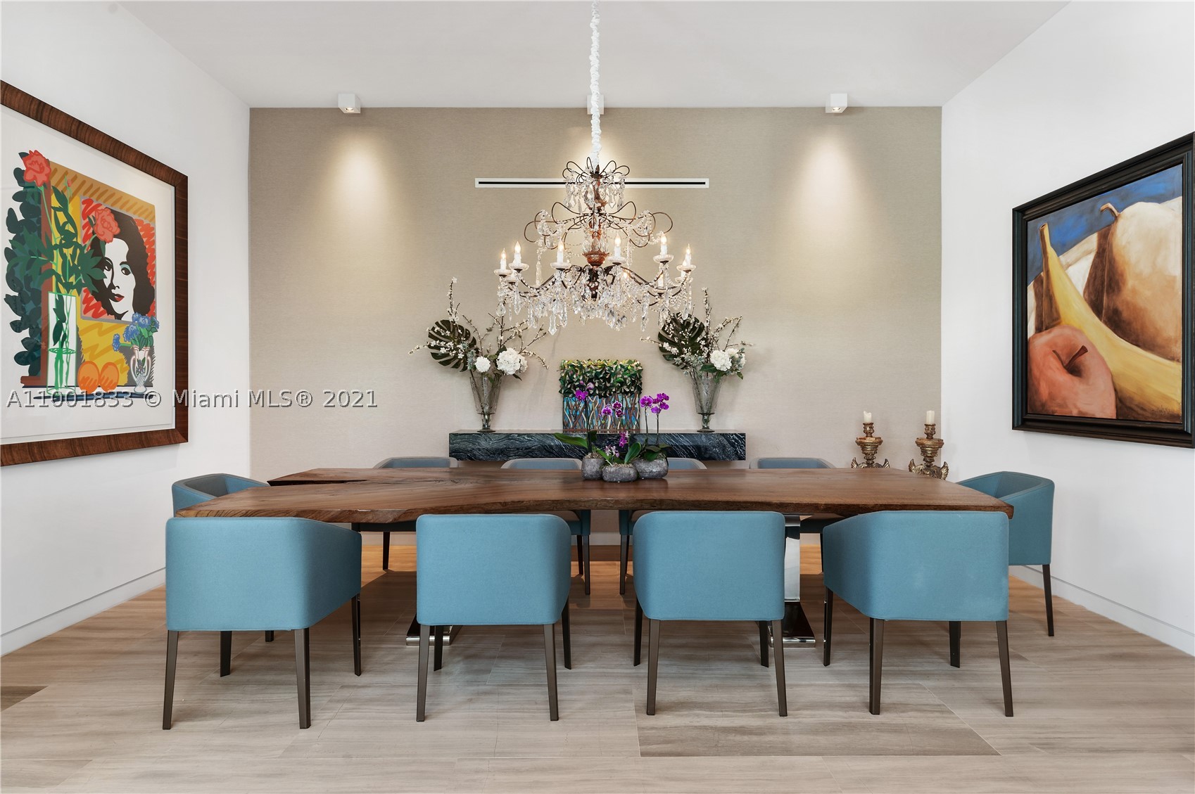 THE MOORINGS - Residential
