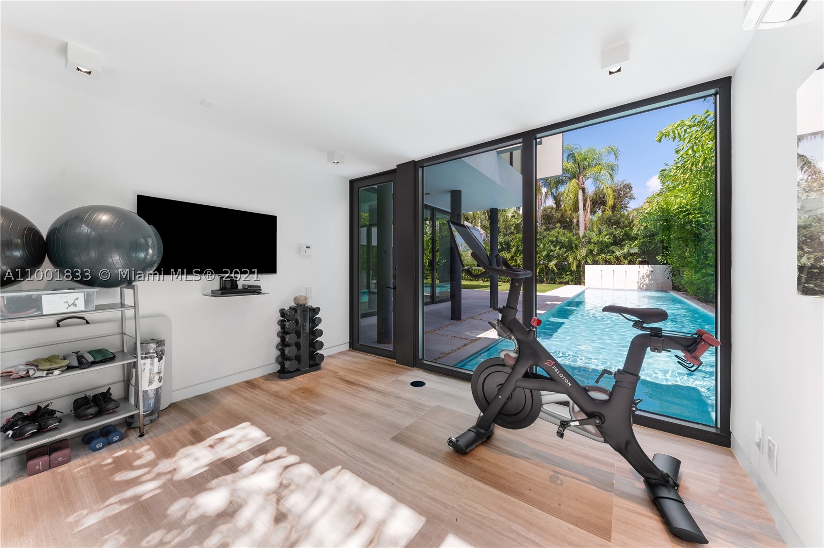 THE MOORINGS - Residential