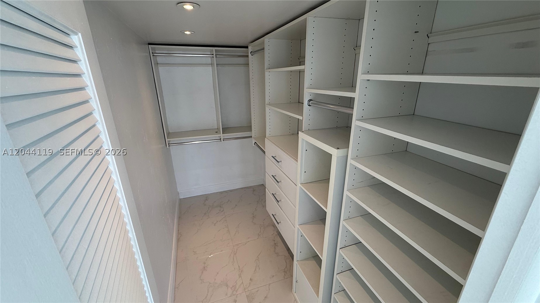 BAYVIEW CONDO - Residential Lease