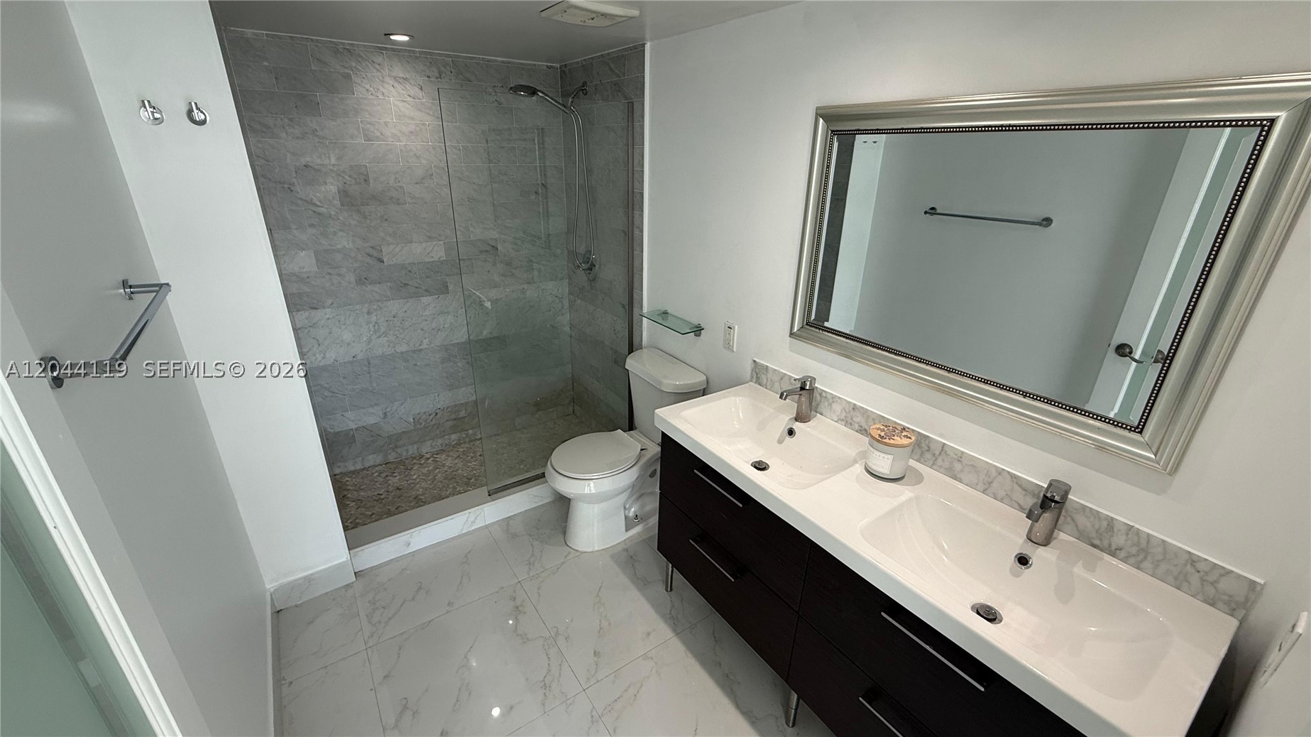 BAYVIEW CONDO - Residential Lease