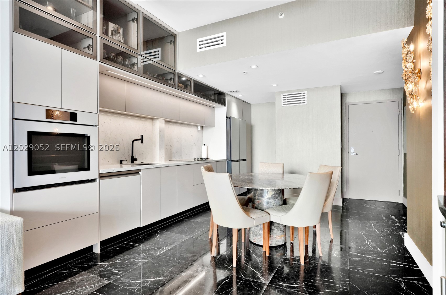 NEW WAVE CONDO - Residential